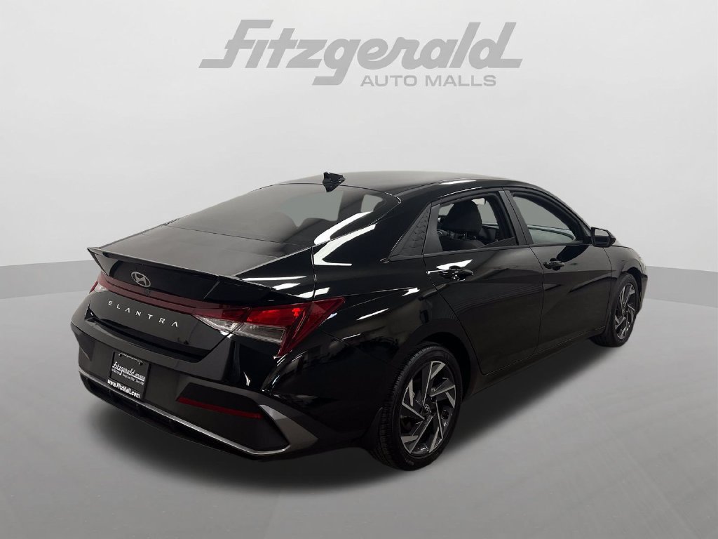 Used 2025 Hyundai Elantra Sport FWD image 6