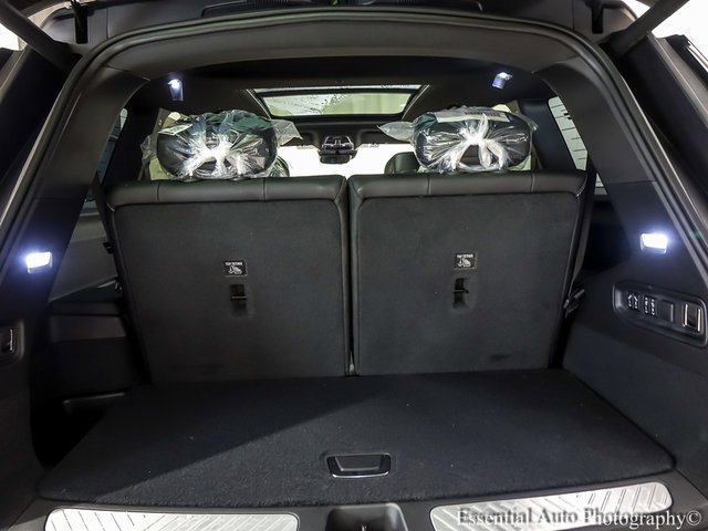 New 2026 Cadillac Vistiq Sport w/ LPO, Floor Liner Package image 22