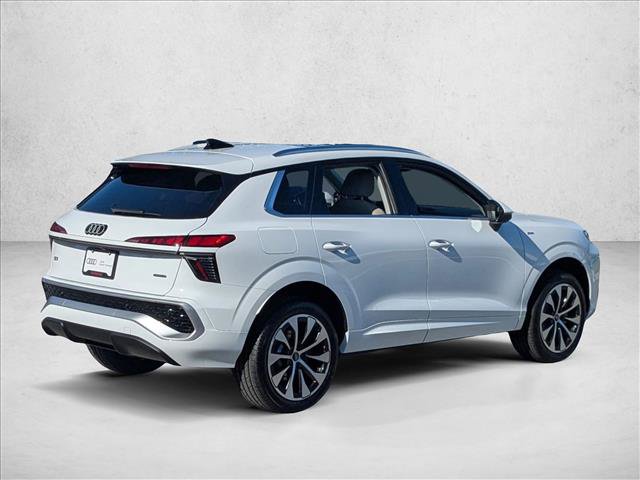 New 2026 Audi Q3 quattro 2.0T w/ 19" Wheel Package AWD/4WD image 2
