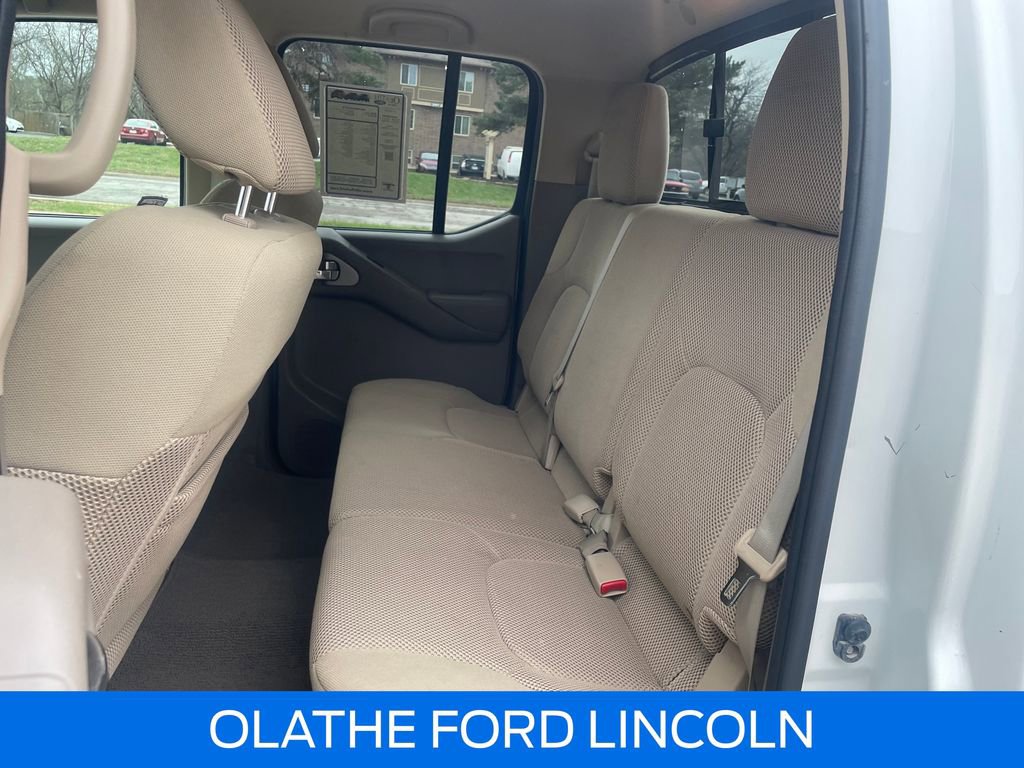 Used 2016 Nissan Frontier SV image 23