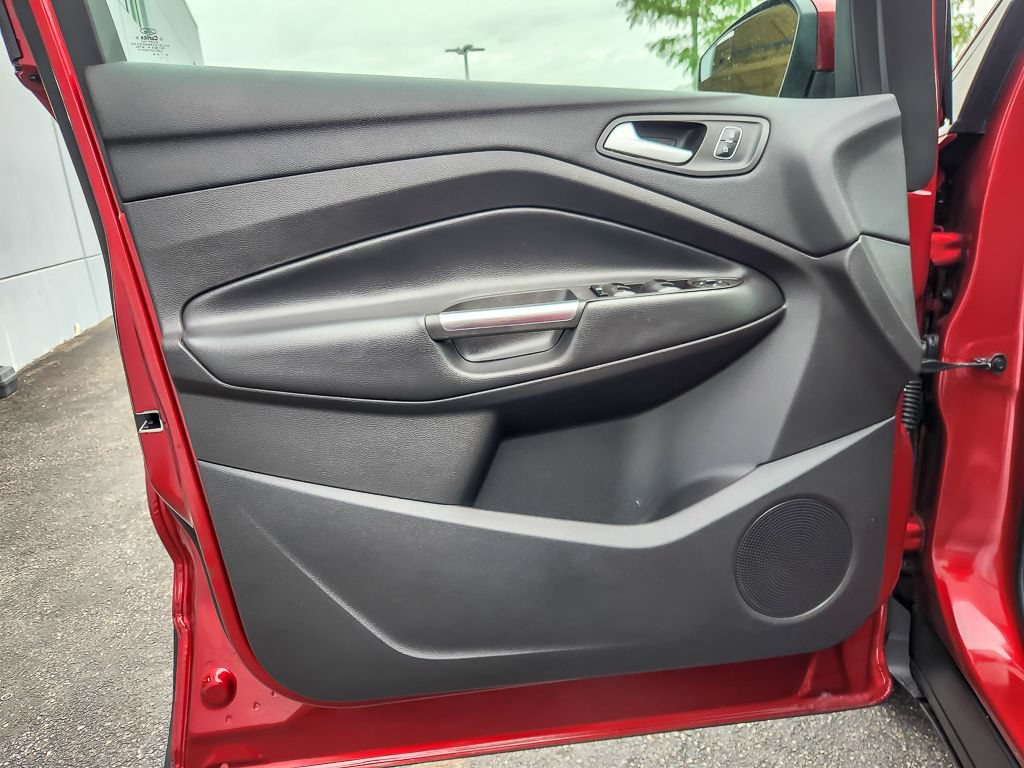 Used 2018 Ford Escape SE FWD image 16