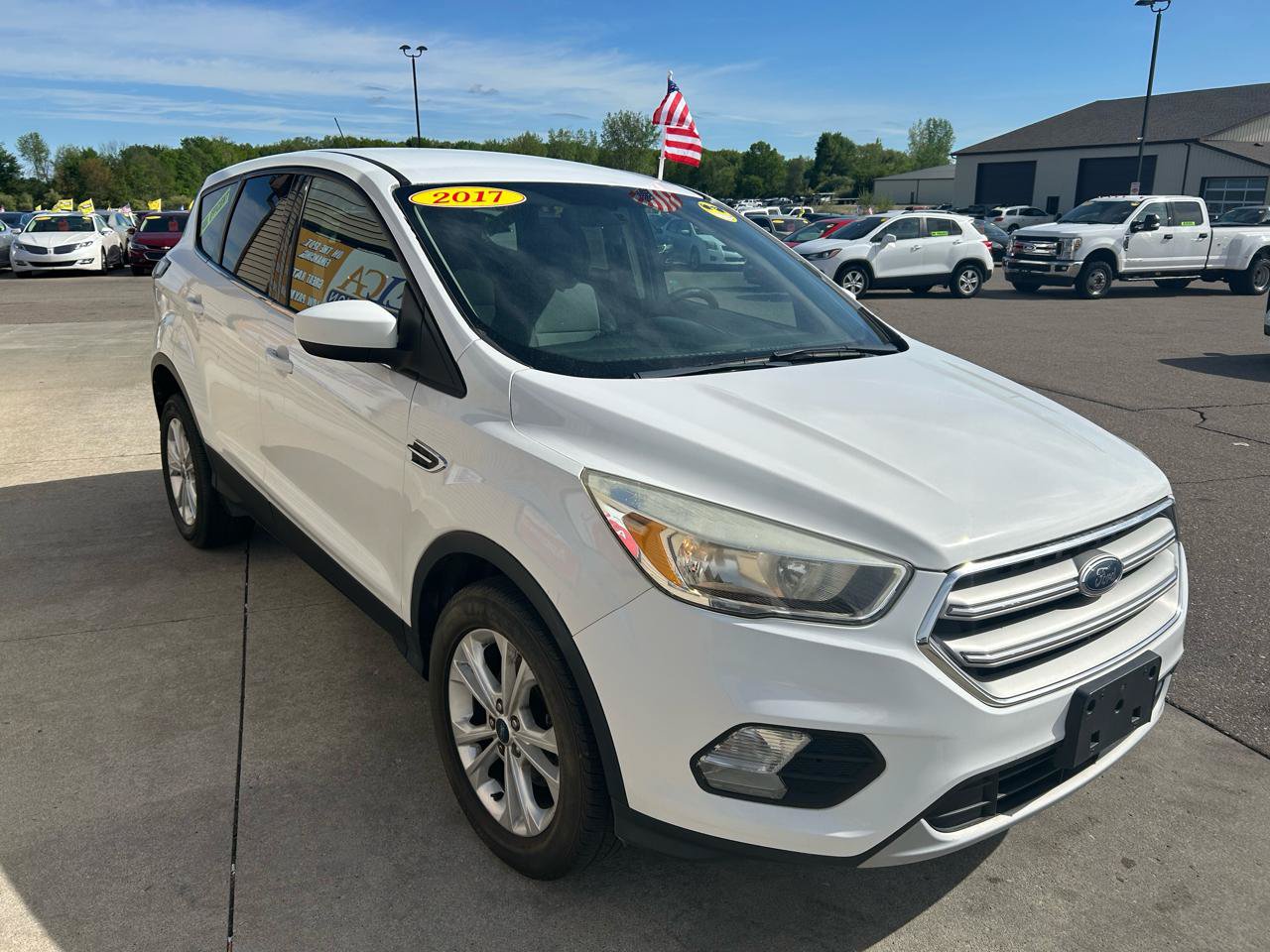 Used 2017 Ford Escape SE FWD image 3