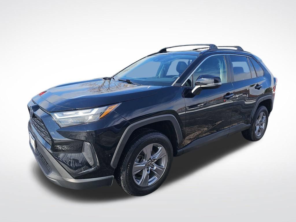 Used 2022 Toyota RAV4 XLE w/ Convenience Package image 9
