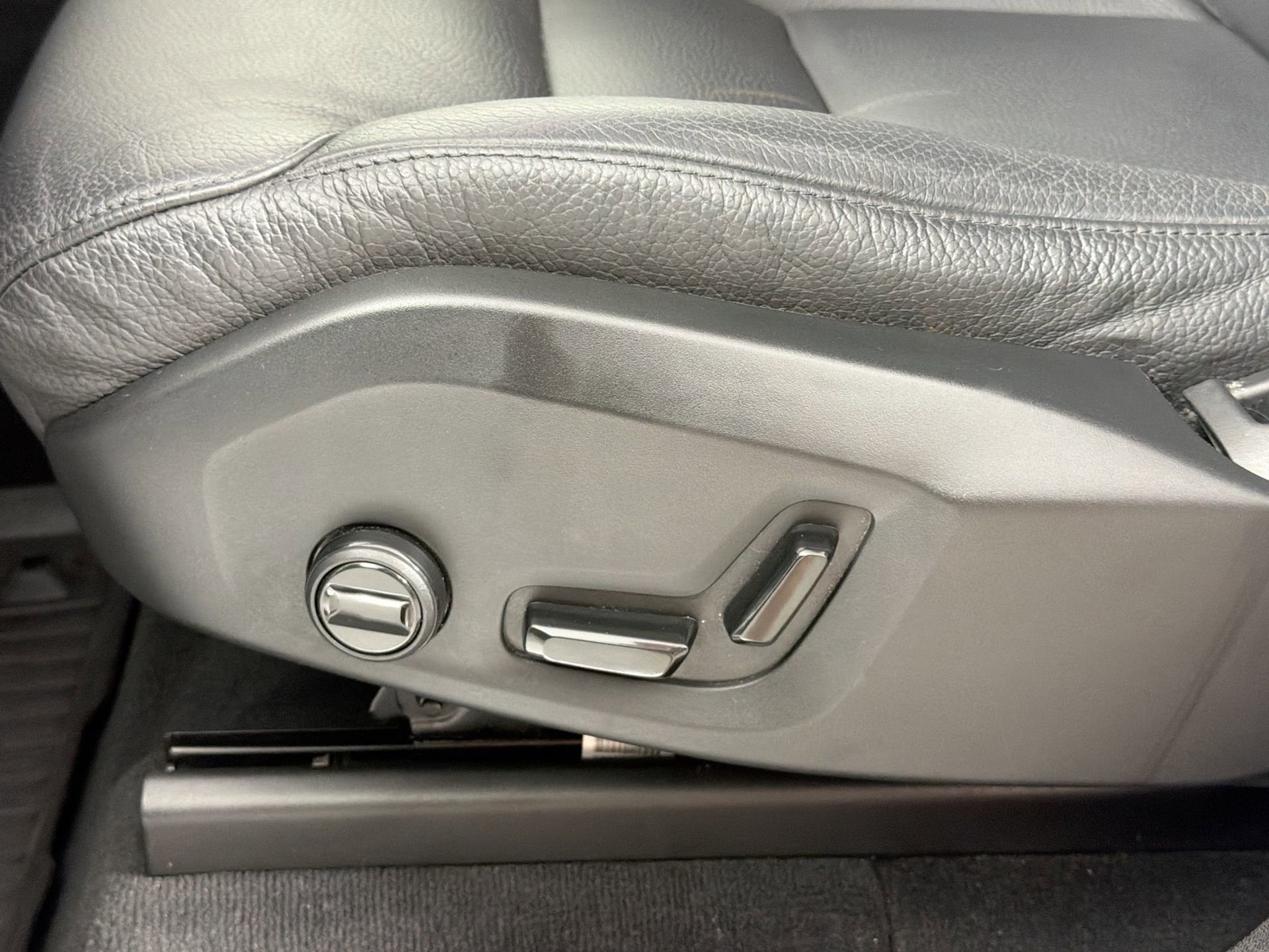 Certified 2024 Volvo XC90 B5 Plus w/ Protection Package Premier AWD/4WD image 19