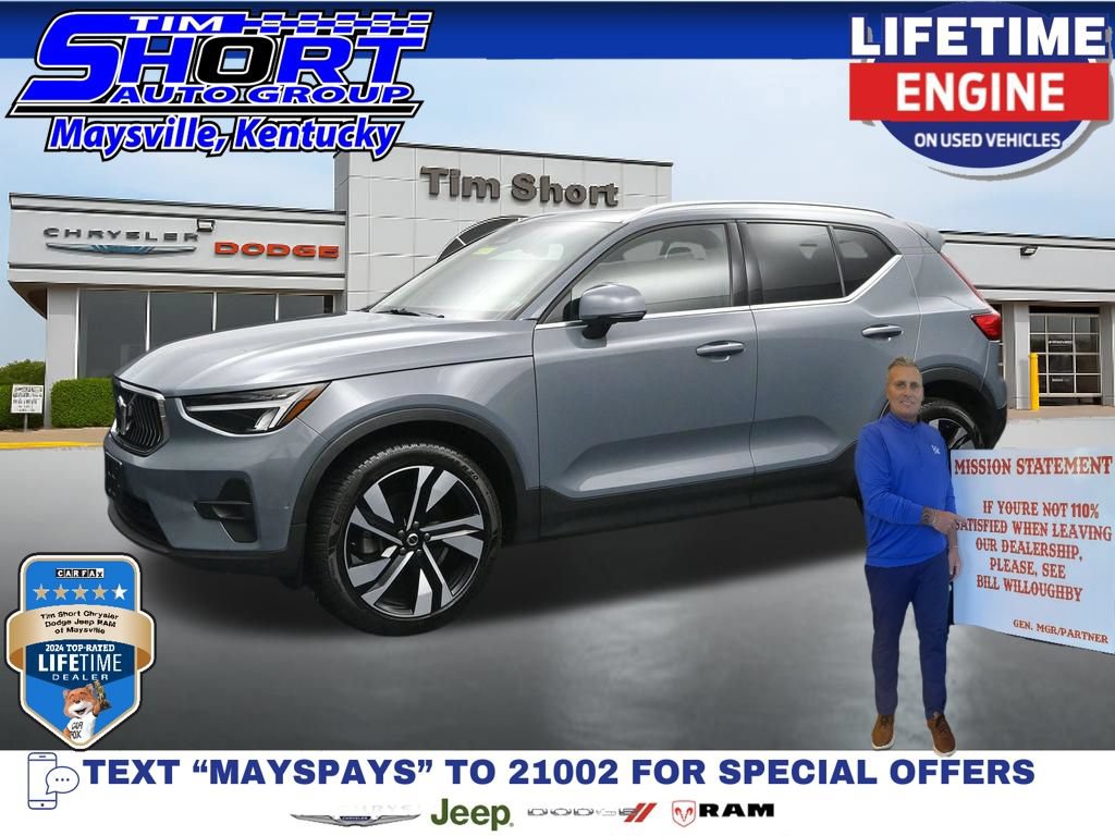 Used 2023 Volvo XC40 B5 Plus w/ Climate Package AWD/4WD image 1