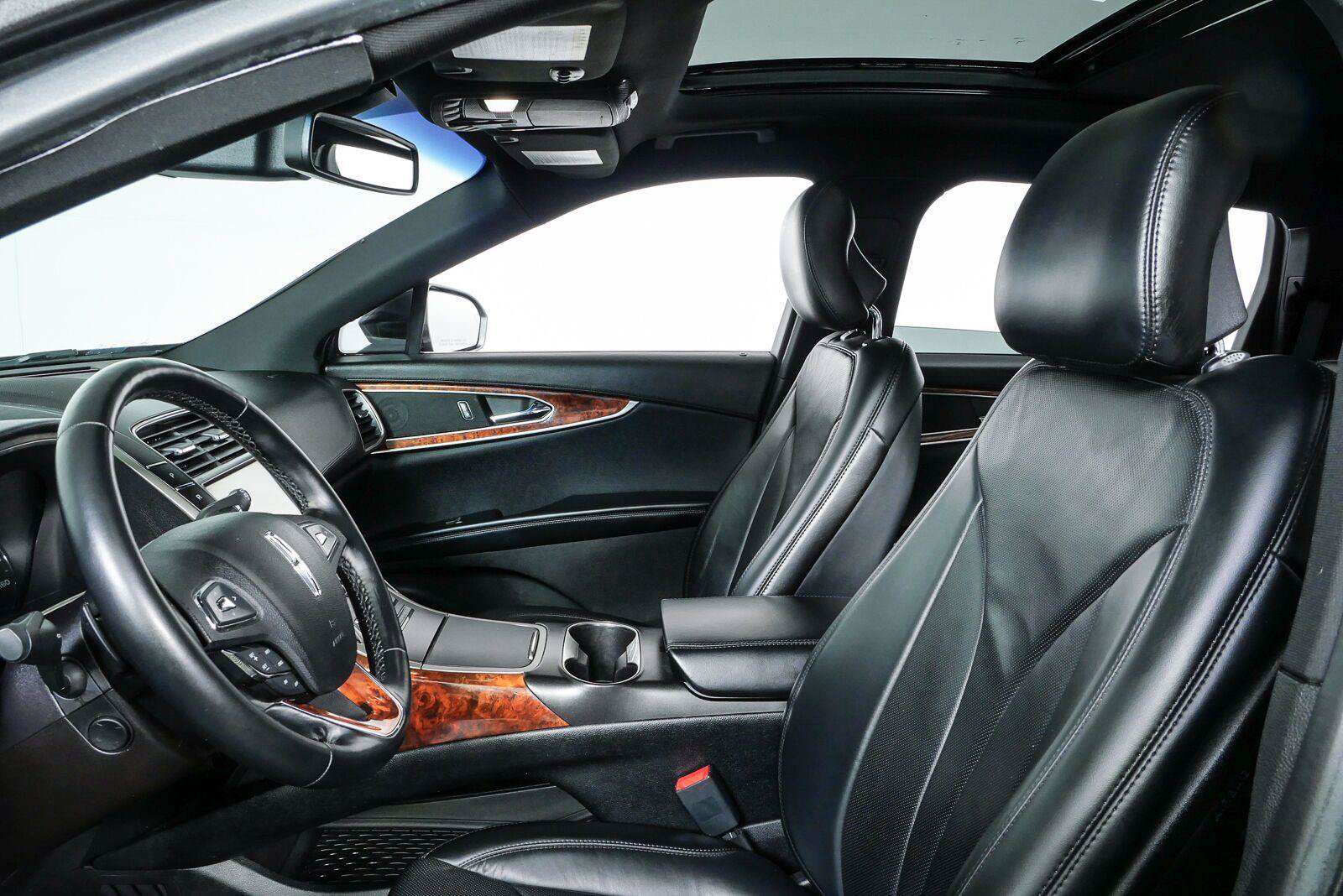 Used 2018 Lincoln MKX Reserve w/ Lincoln MKX Climate Package FWD image 5