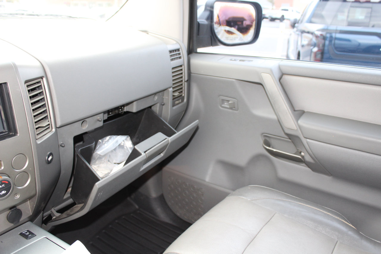 Used 2006 Nissan Titan LE w/ (R02) LE Off-Road Pkg image 53