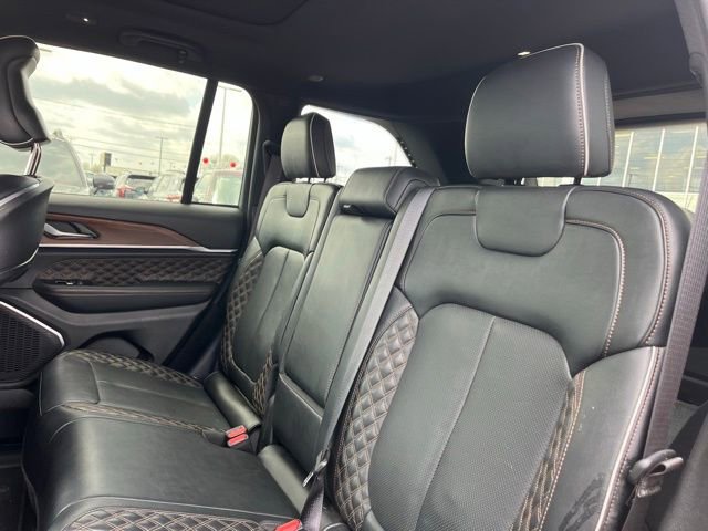Used 2022 Jeep Grand Cherokee Summit AWD/4WD image 37