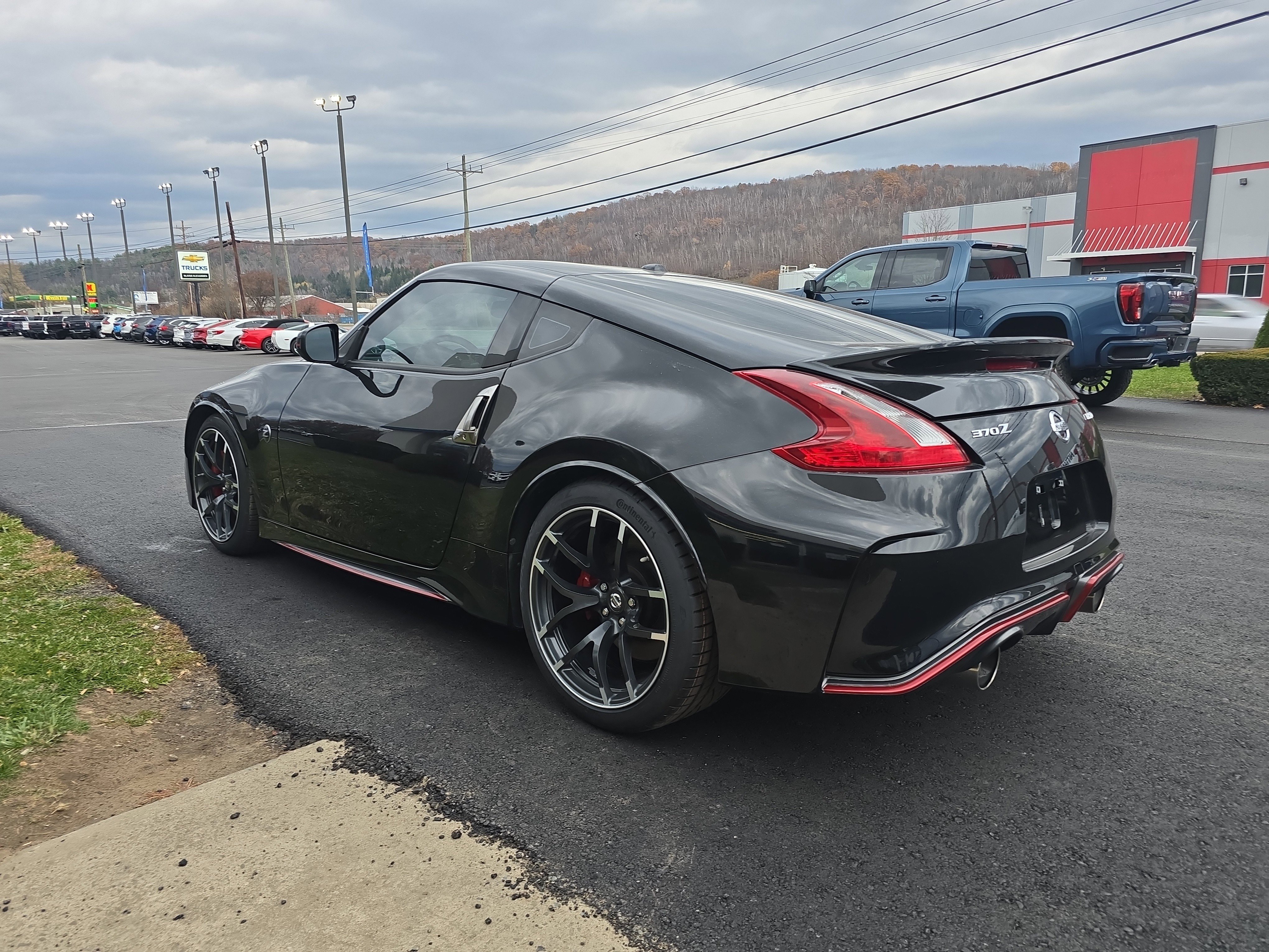 Used 2020 Nissan 370Z NISMO image 6