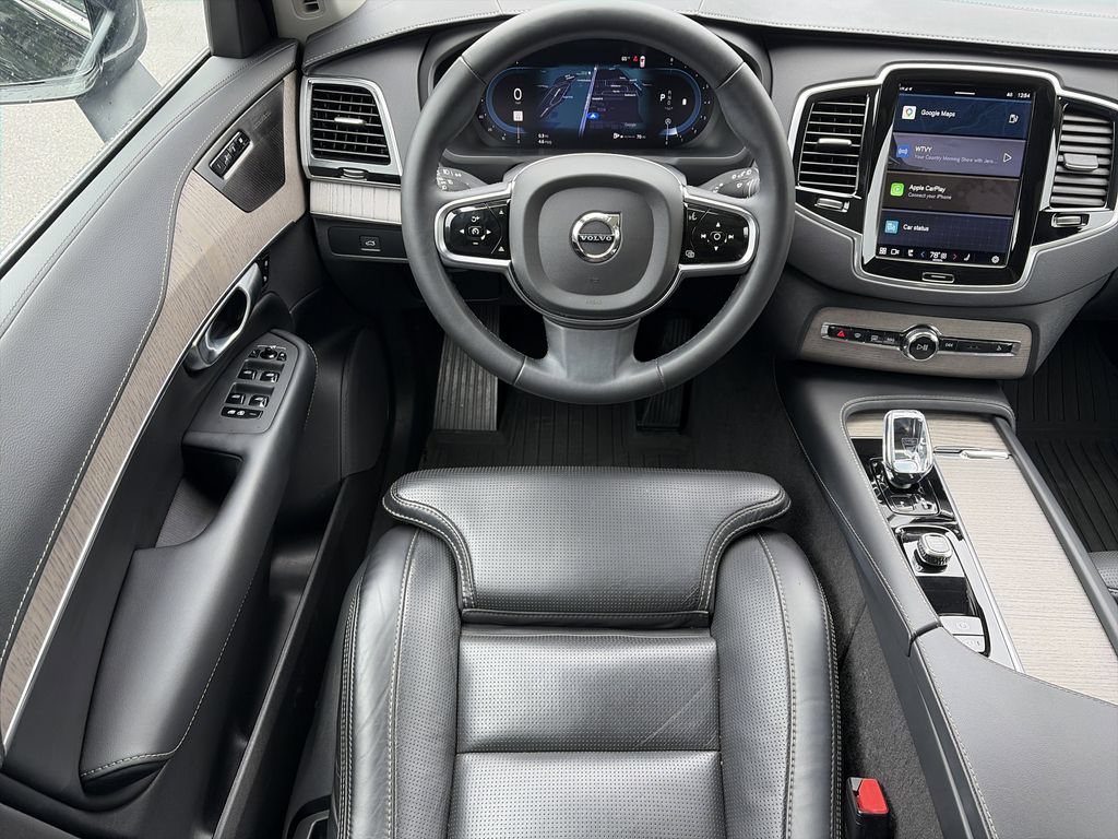Used 2024 Volvo XC90 B6 Ultimate w/ Protection Package Premier AWD/4WD image 14