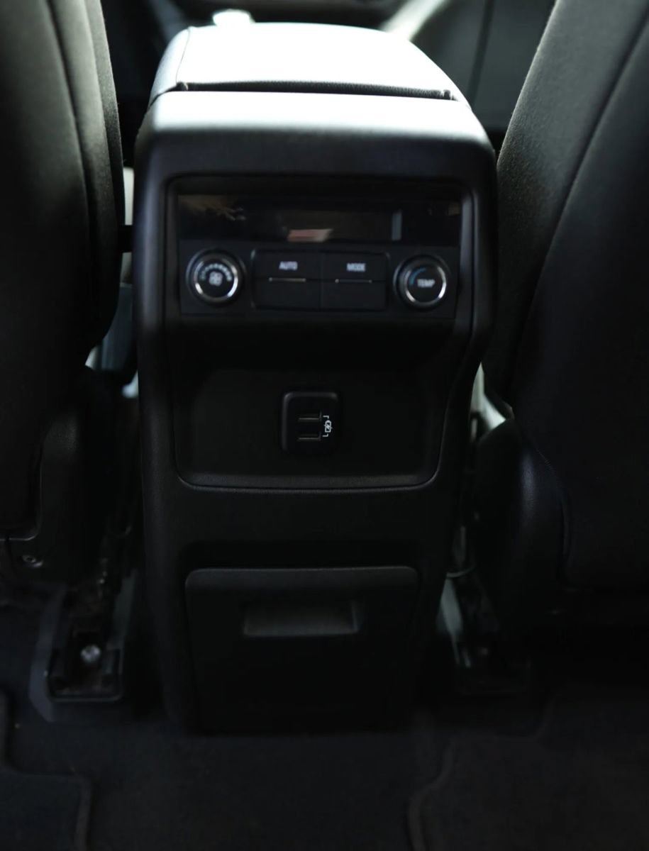 Used 2018 GMC Acadia SLE w/ LPO, Black Accent Package AWD/4WD image 32