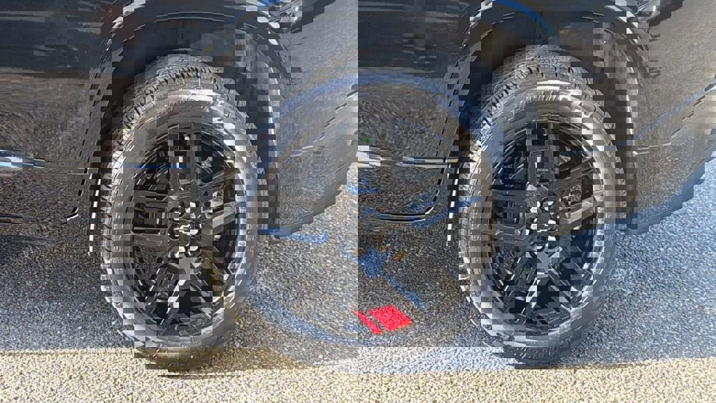 Certified 2023 Chevrolet Traverse Premier w/ Redline Edition image 9