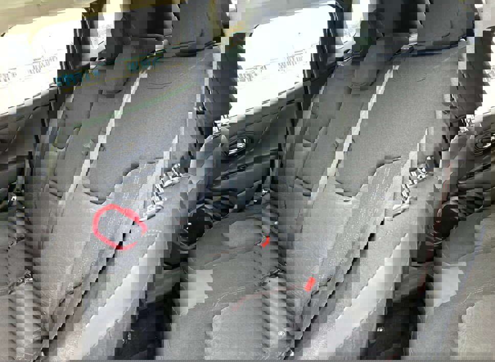 Used 2018 Jeep Renegade Trailhawk w/ Cold Weather Group II image 16