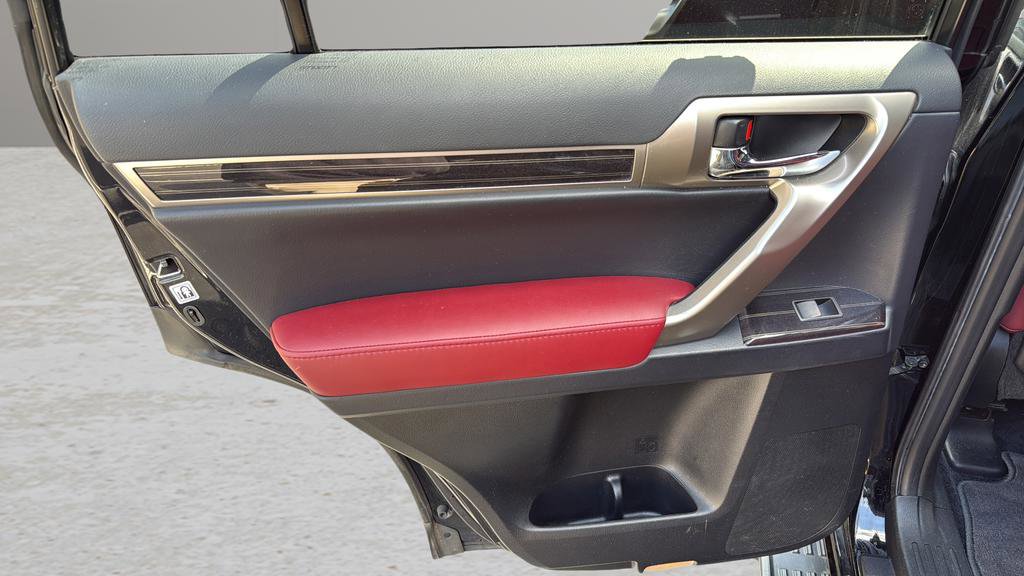 Used 2021 Lexus GX 460 Premium w/ Premium Package image 14