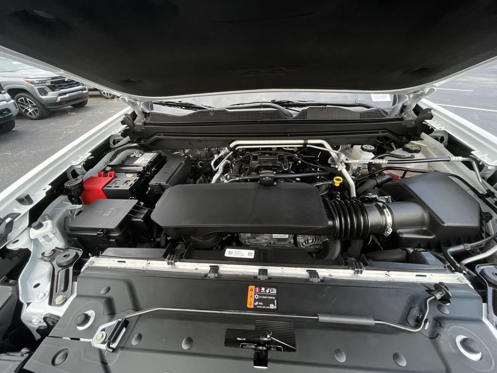 Used 2026 Chevrolet Colorado W/T w/ WT Custom Package RWD image 29