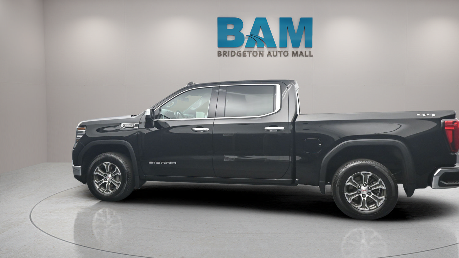 Used 2026 GMC Sierra 1500 SLT AWD/4WD image 4