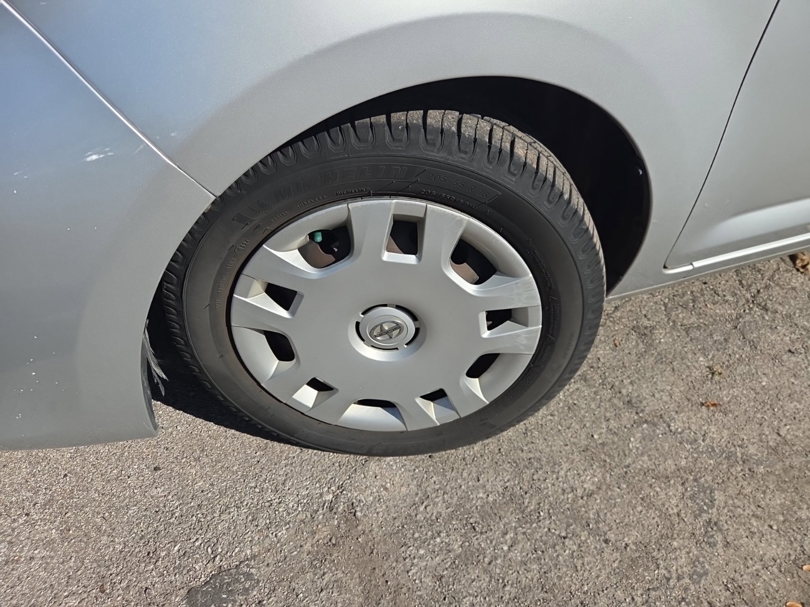 Used 2015 Scion xB FWD image 14