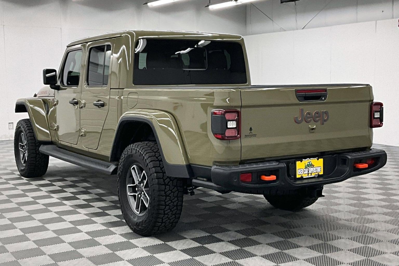 Used 2025 Jeep Gladiator Mojave AWD/4WD image 3