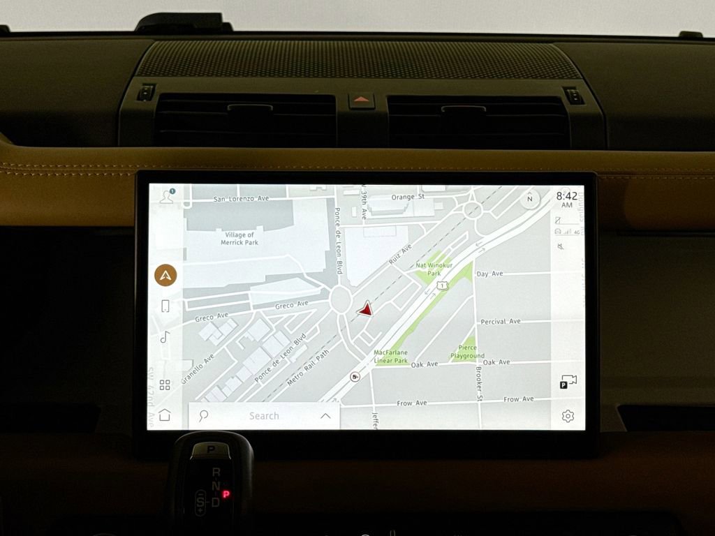 Used 2025 Land Rover Defender 110 X-Dynamic SE image 24