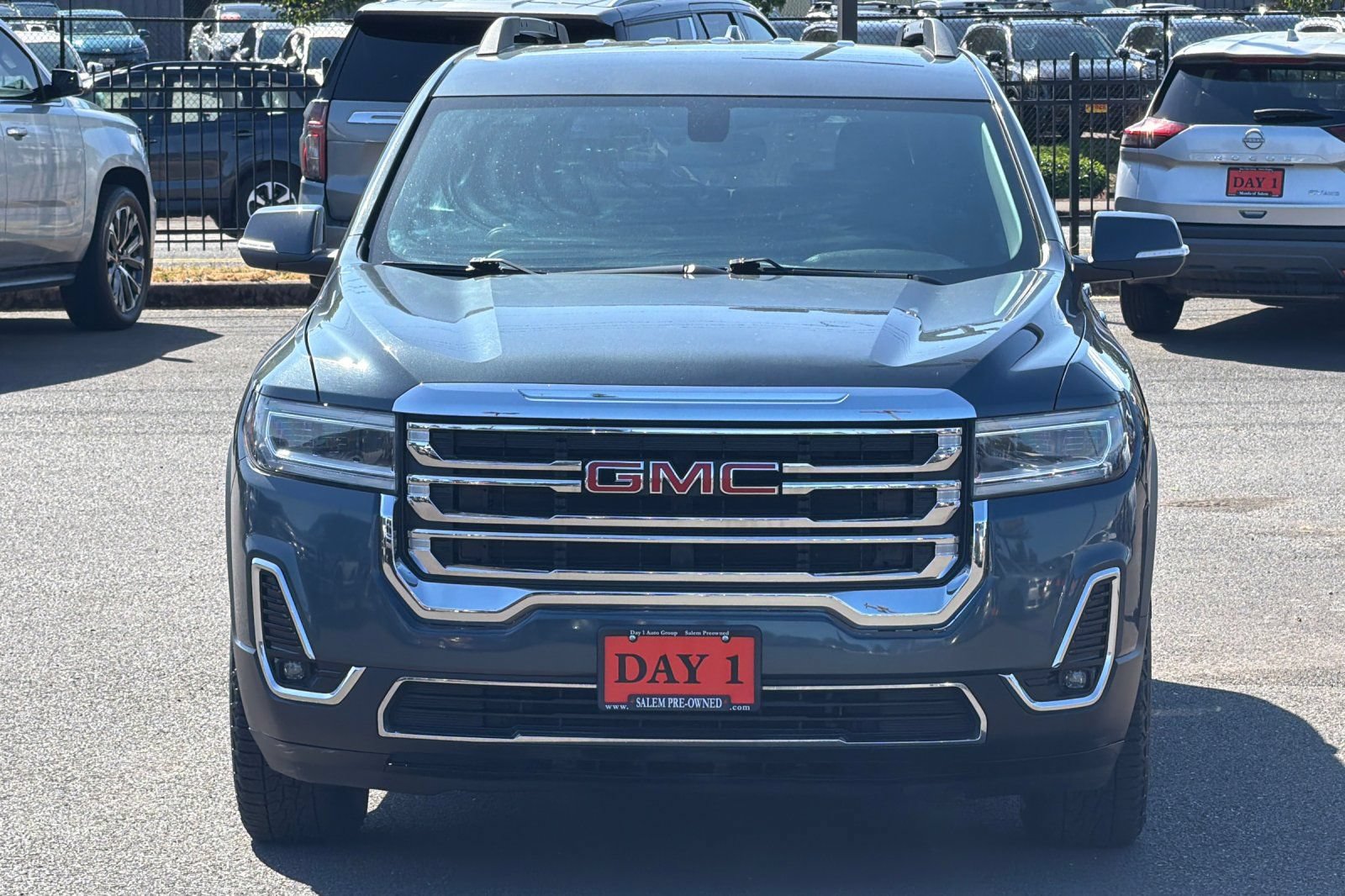 Used 2020 GMC Acadia SLT AWD/4WD image 11