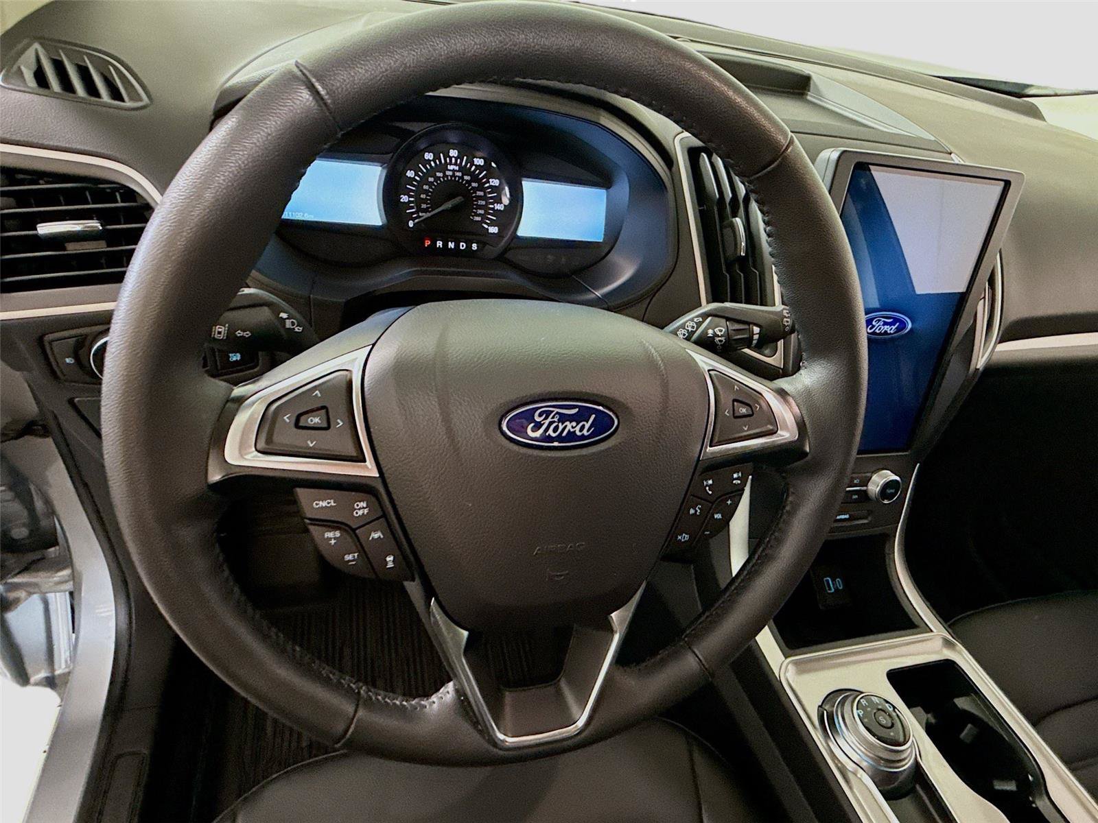 Used 2024 Ford Edge SEL w/ Convenience Package AWD/4WD image 5