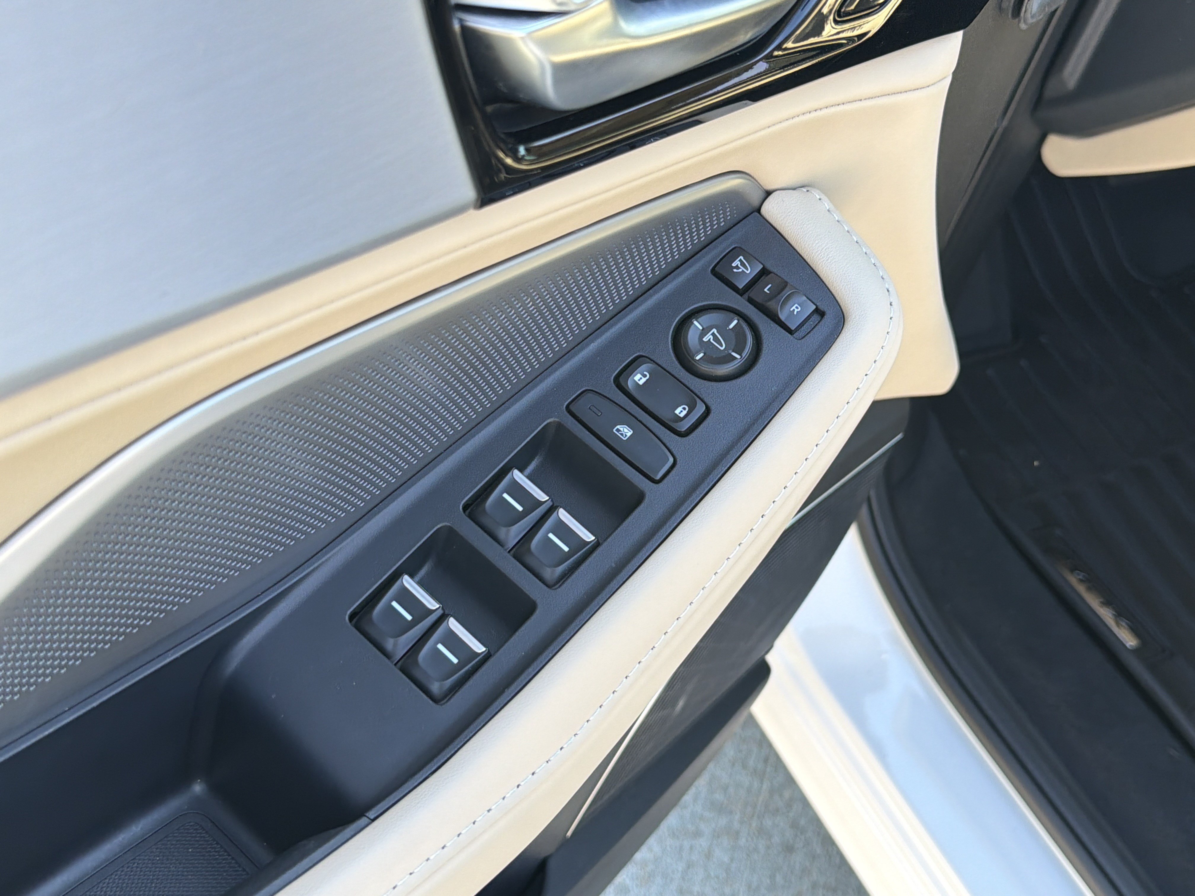 Certified 2026 Acura MDX w/ Technology Package FWD image 15
