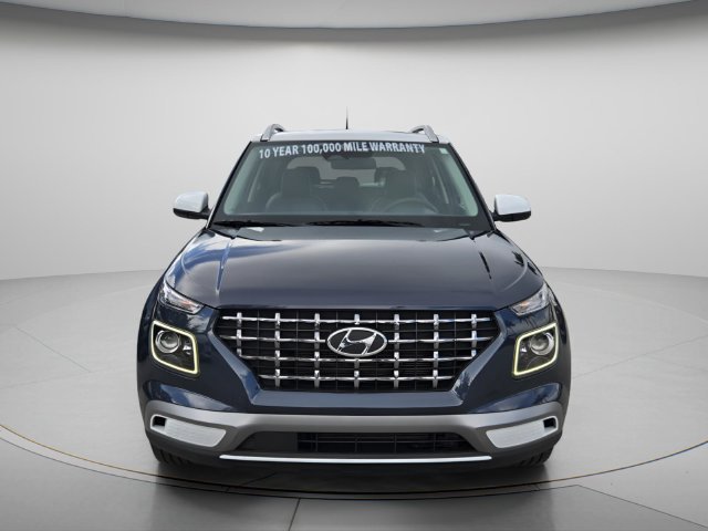 Used 2023 Hyundai Venue Limited w/ Cargo Package FWD image 4