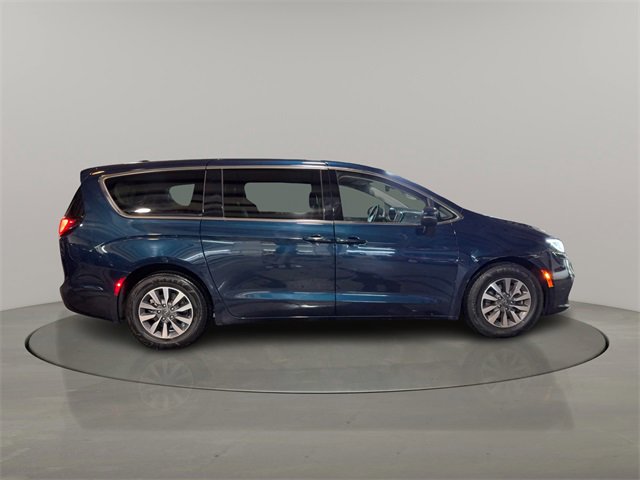 Used 2023 Chrysler Pacifica Touring-L image 8