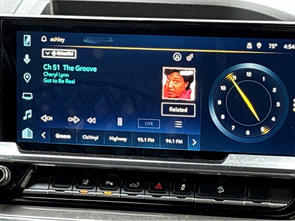 Used 2024 Chevrolet Silverado 2500 High Country w/ Technology Package image 10