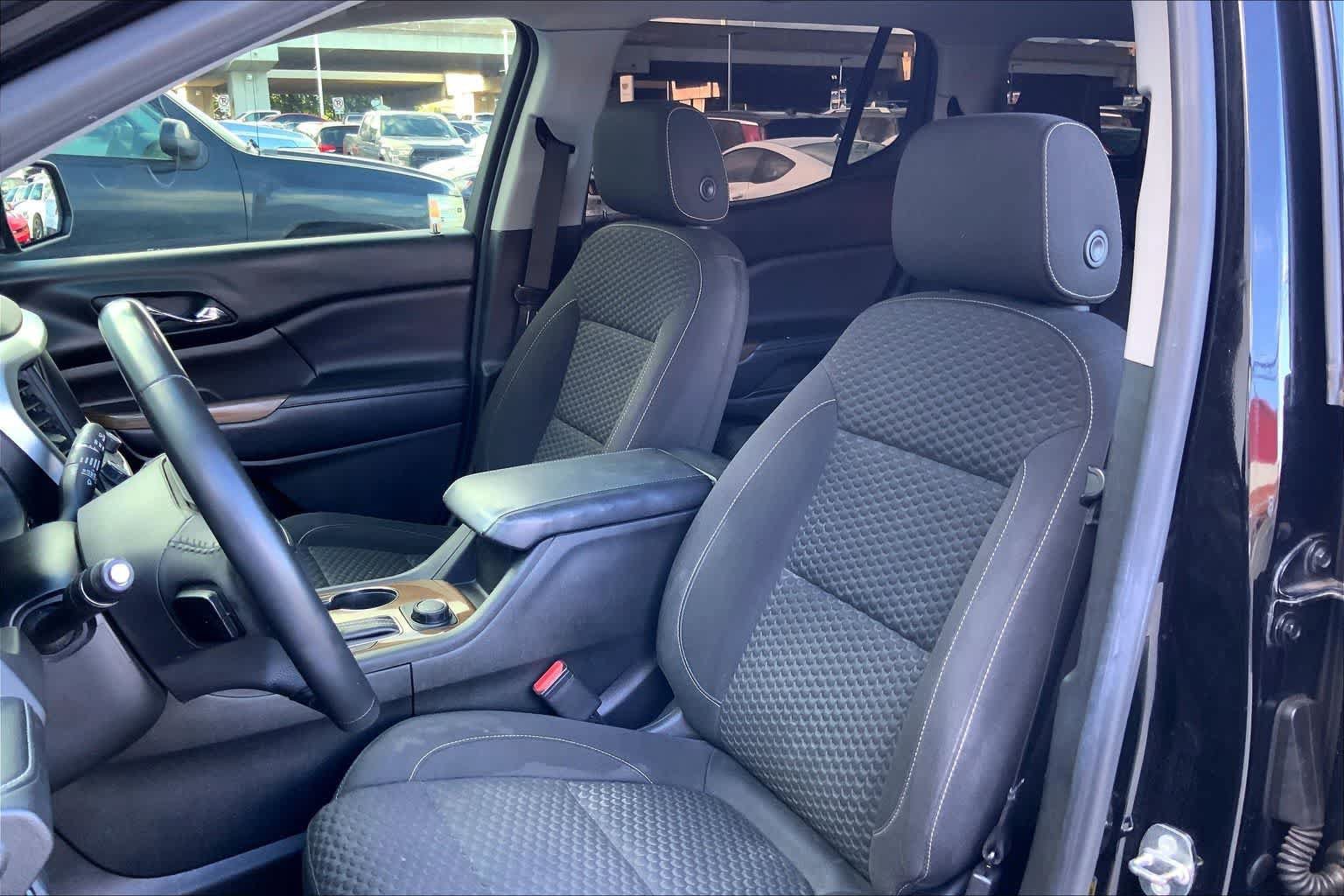 Used 2018 GMC Acadia SLE FWD image 11