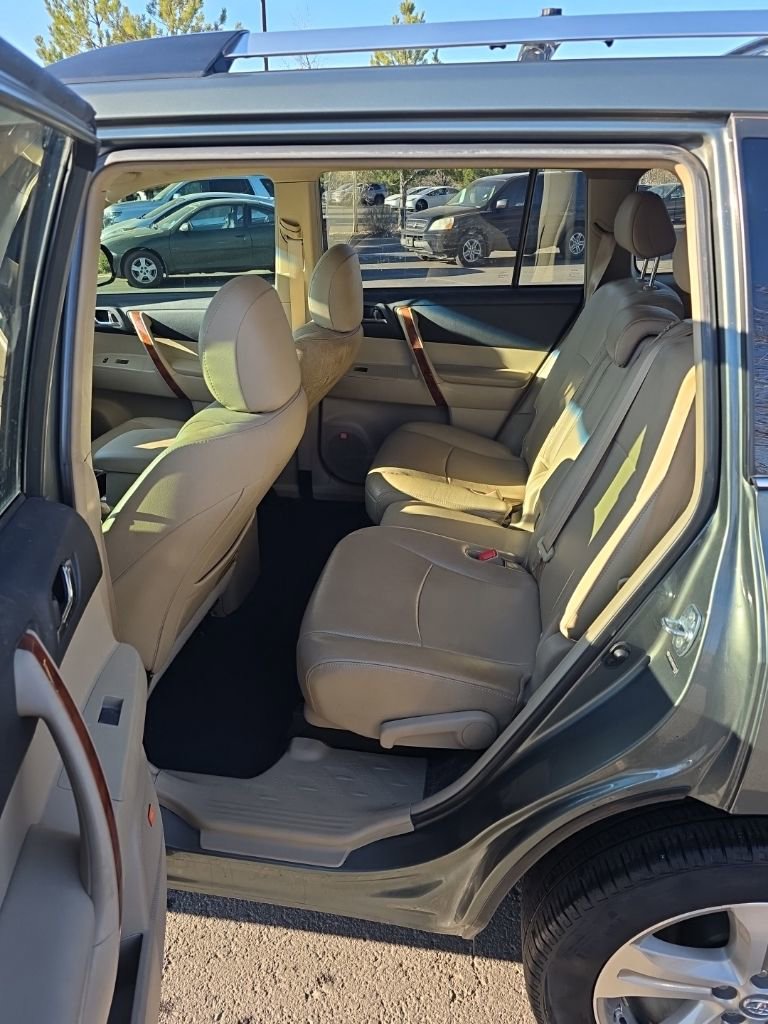 Used 2013 Toyota Highlander Limited image 14