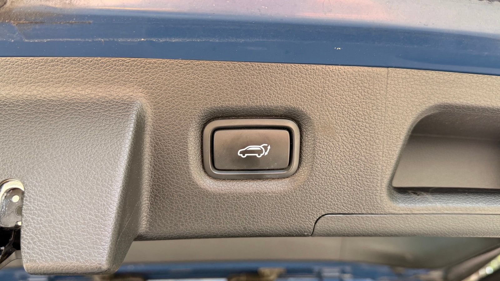 Used 2023 Hyundai Santa Fe Calligraphy FWD image 17