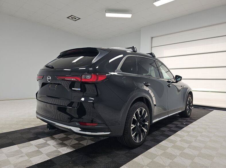 Used 2024 MAZDA CX-90 Plug-In Hybrid w/ Premium Plus AWD/4WD image 17