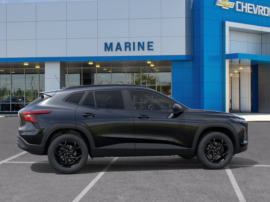 New 2026 Chevrolet Trax LT w/ Midnight Edition FWD image 5