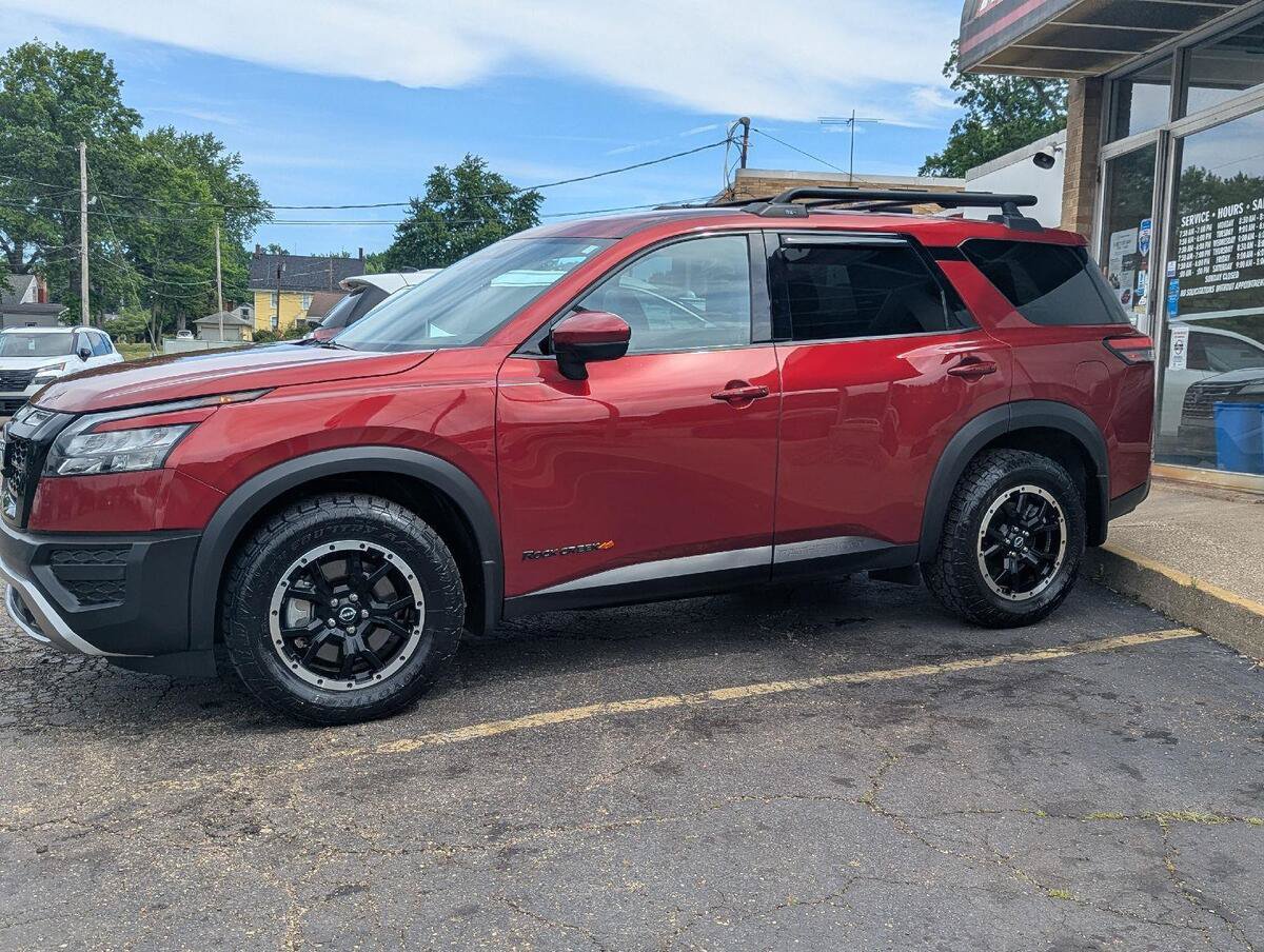 Used 2024 Nissan Pathfinder Rock Creek AWD/4WD image 4