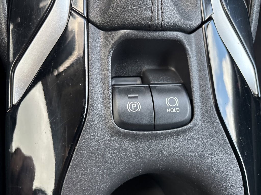 Used 2021 Toyota Corolla LE FWD image 22