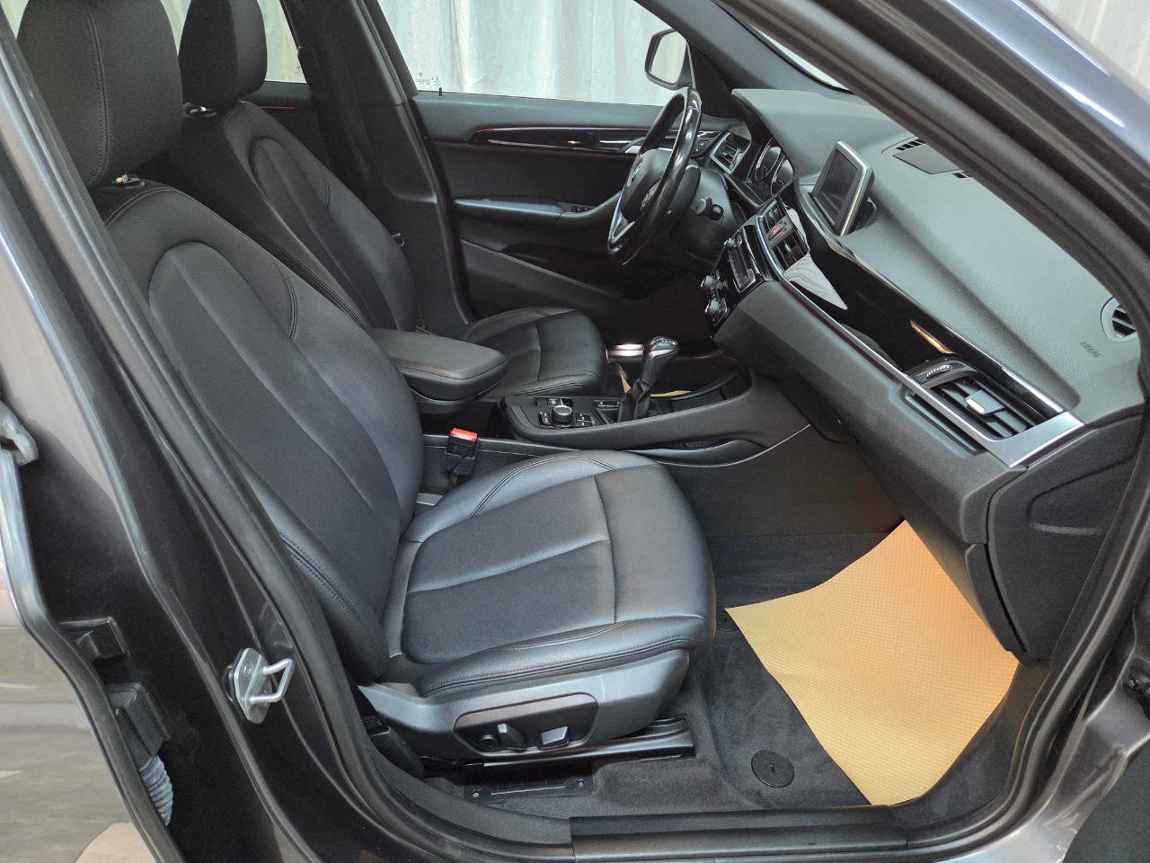 Used 2018 BMW X1 xDrive28i w/ Convenience Package AWD/4WD image 13