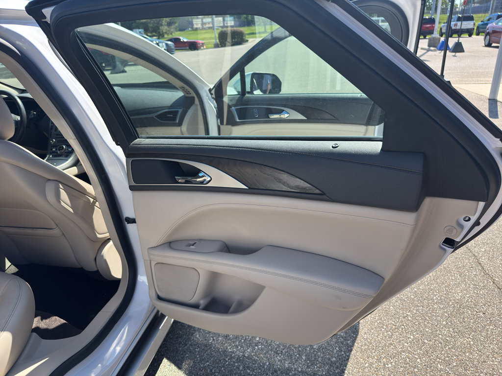 Used 2017 Lincoln MKZ Reserve FWD image 14