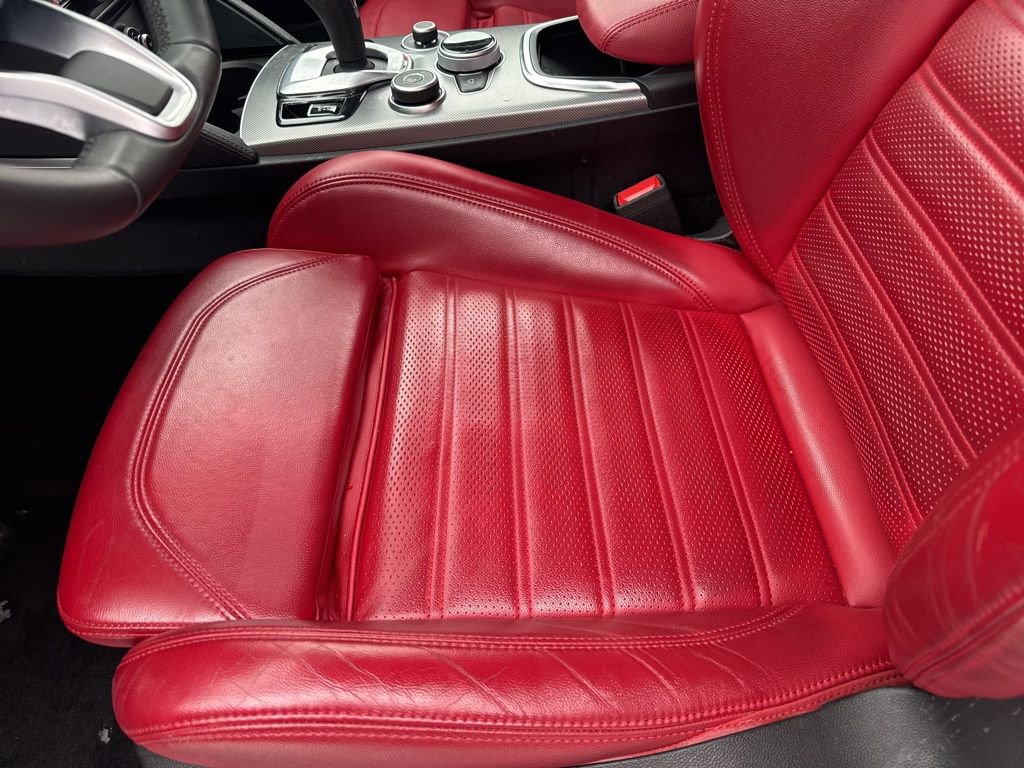 Used 2023 Alfa Romeo Stelvio Veloce image 24