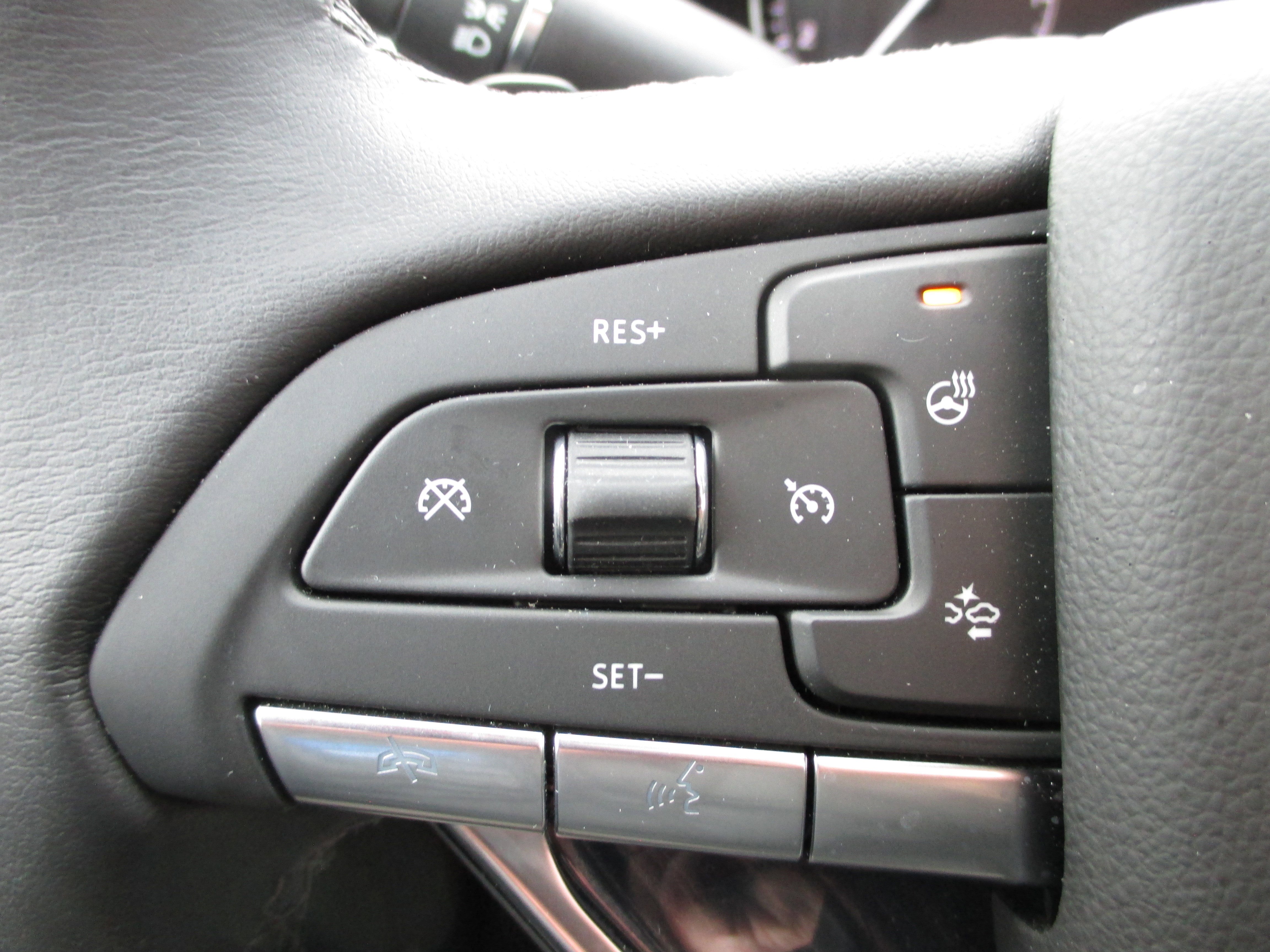 Used 2025 Cadillac XT6 Premium Luxury image 31