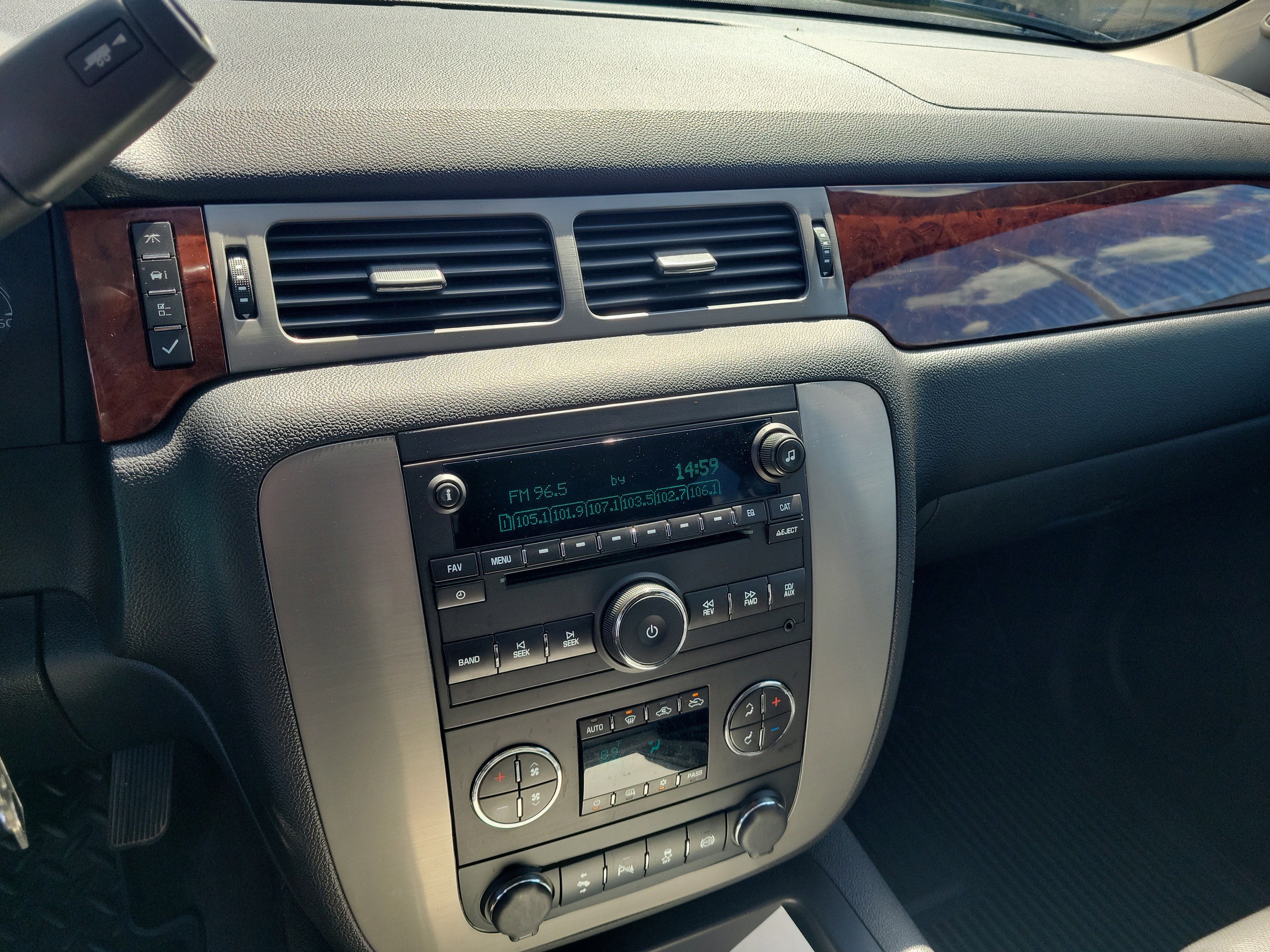 Used 2013 GMC Sierra 2500 SLT w/ SLT Convenience Package AWD/4WD image 27