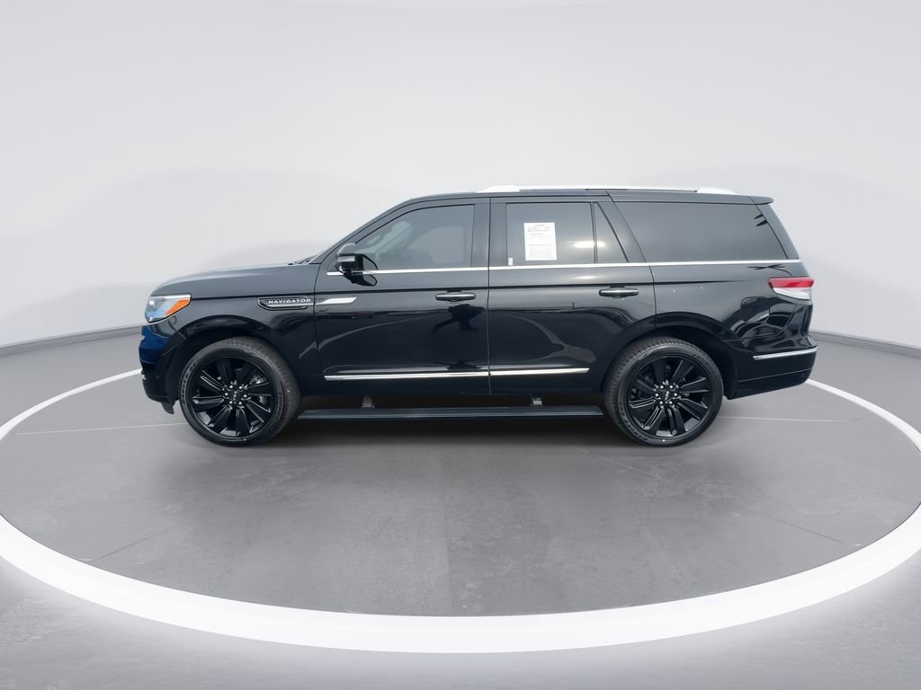 Used 2022 Lincoln Navigator Reserve image 5
