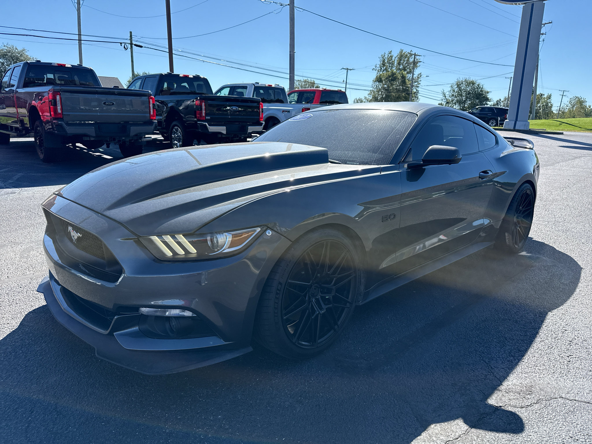 Used 2017 Ford Mustang GT Premium w/ Black Accent Package RWD image 4