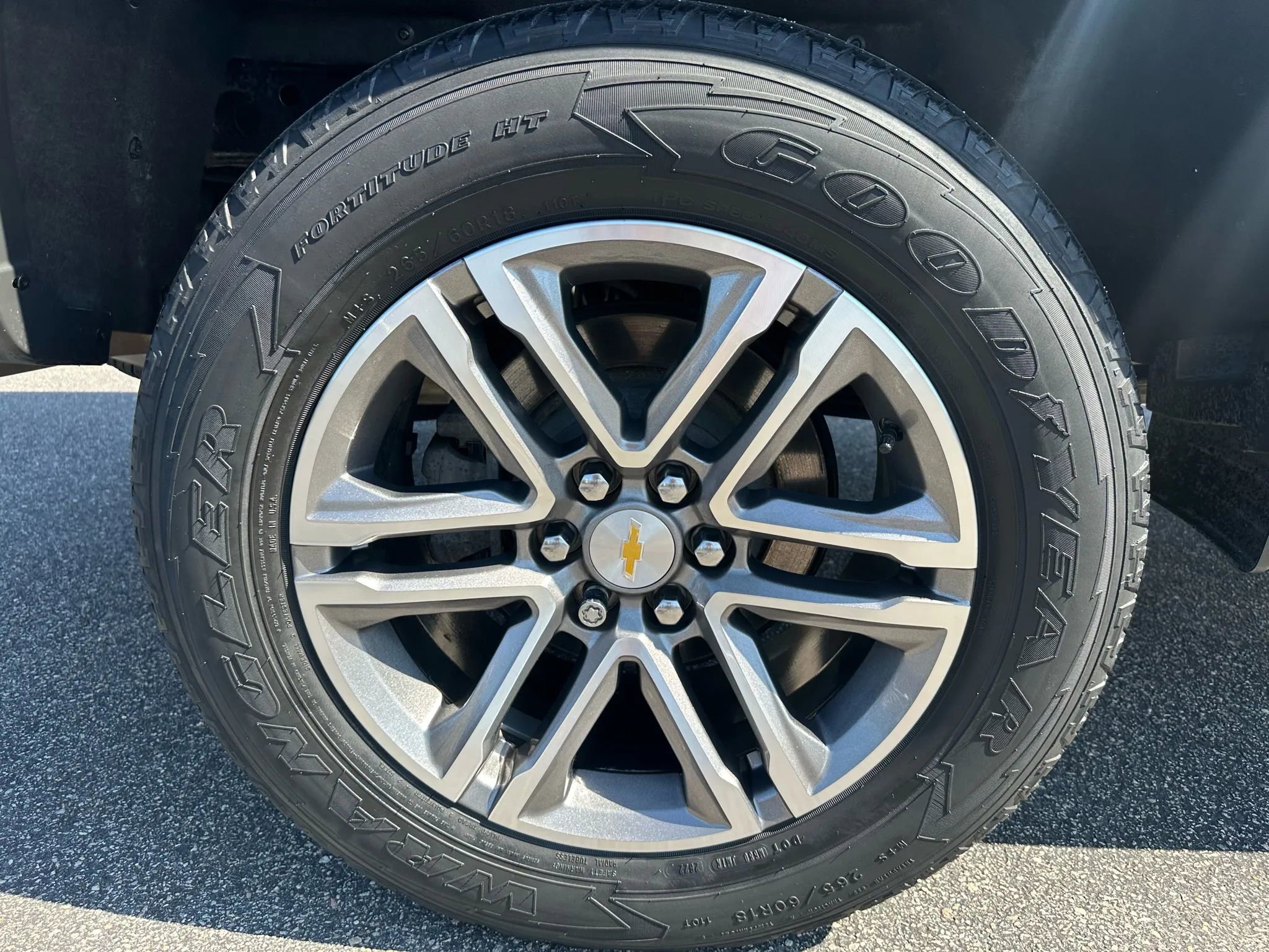 Used 2022 Chevrolet Colorado LT w/ Luxury Package image 36