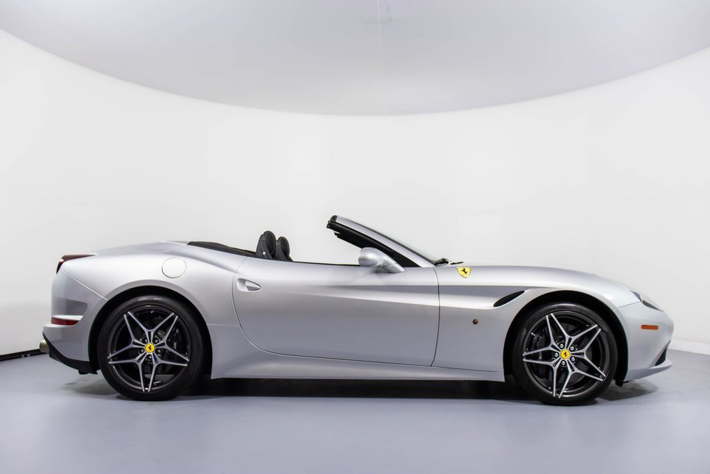 Used 2016 Ferrari California T image 3