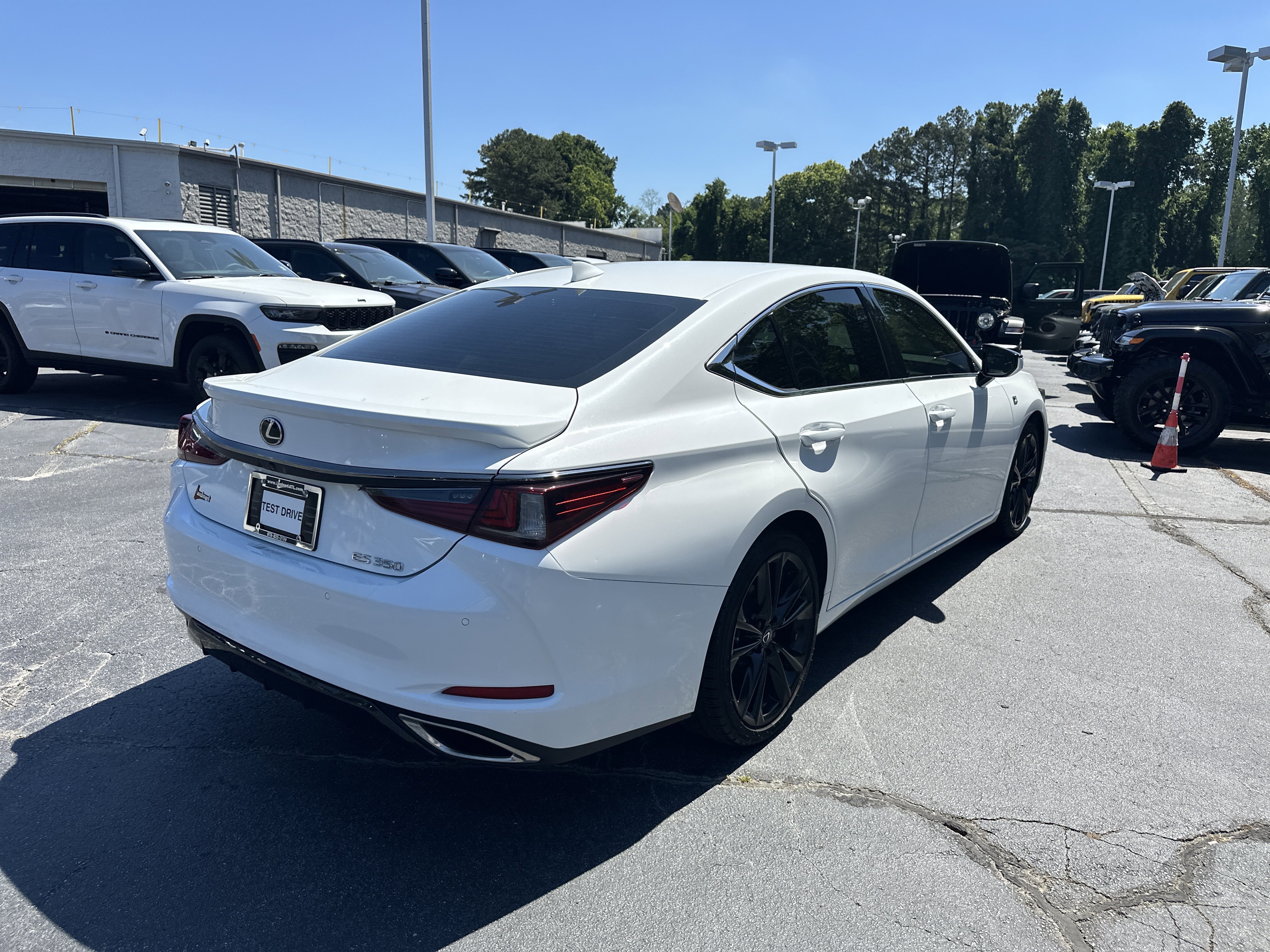 Used 2022 Lexus ES 350 F Sport w/ Accessory Package 2 FWD image 9
