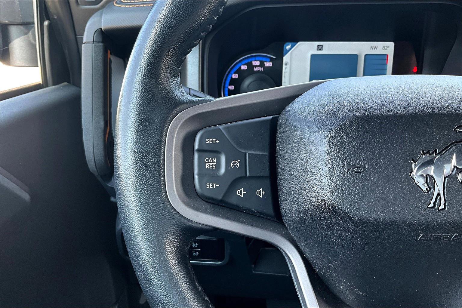 Used 2024 Ford Bronco Badlands image 9