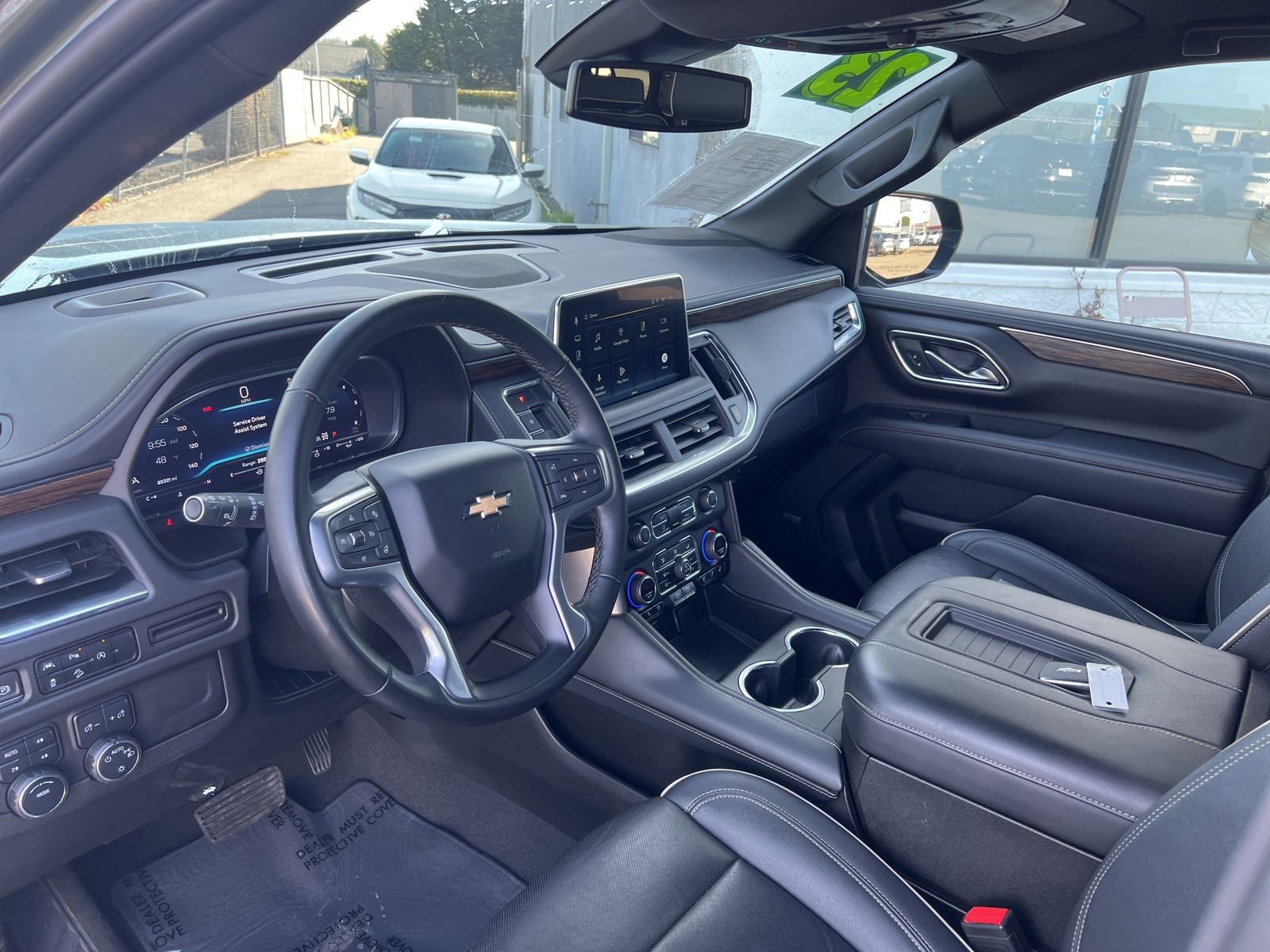 Used 2023 Chevrolet Suburban Premier image 18