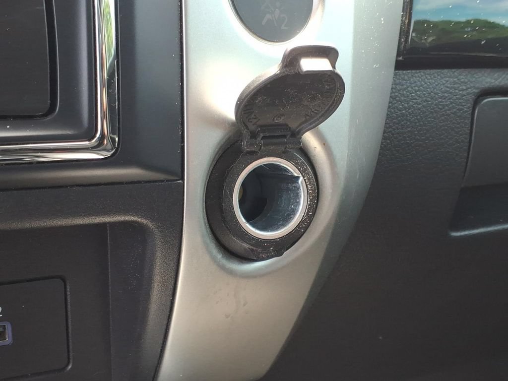 Used 2020 Nissan Titan SV w/ SV Convenience Package AWD/4WD image 15