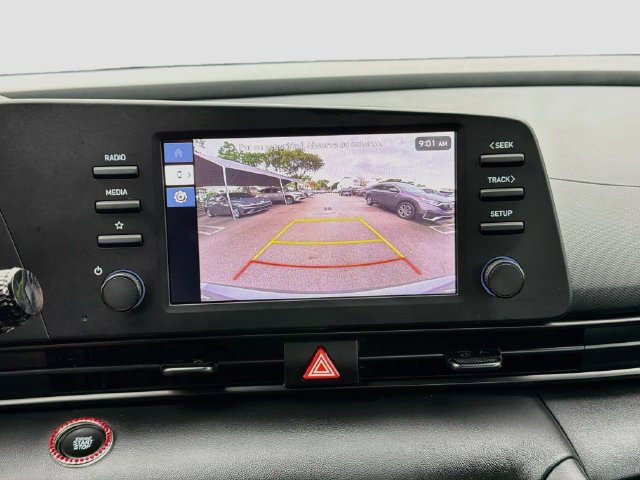 Certified 2025 Hyundai Elantra Sport FWD image 14